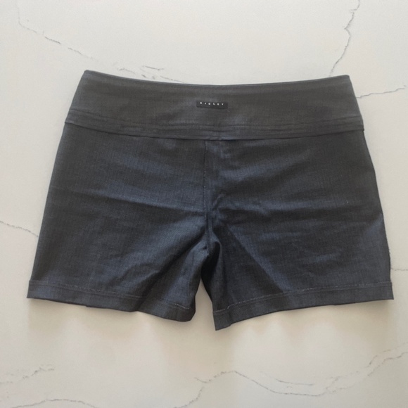 Sisley by United Colors of Benetton | Y2K High-Waisted Dark Gray Tailored Shorts - Picture 6 of 11